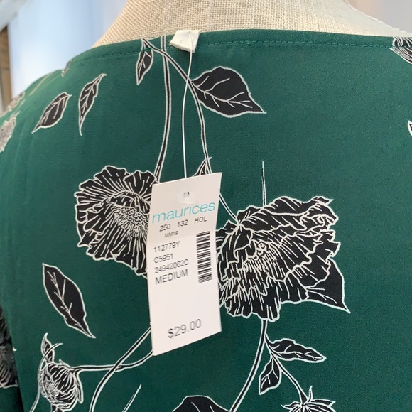 New! Maurices Floral V-Neck Blouse - Picture 7 of 9
